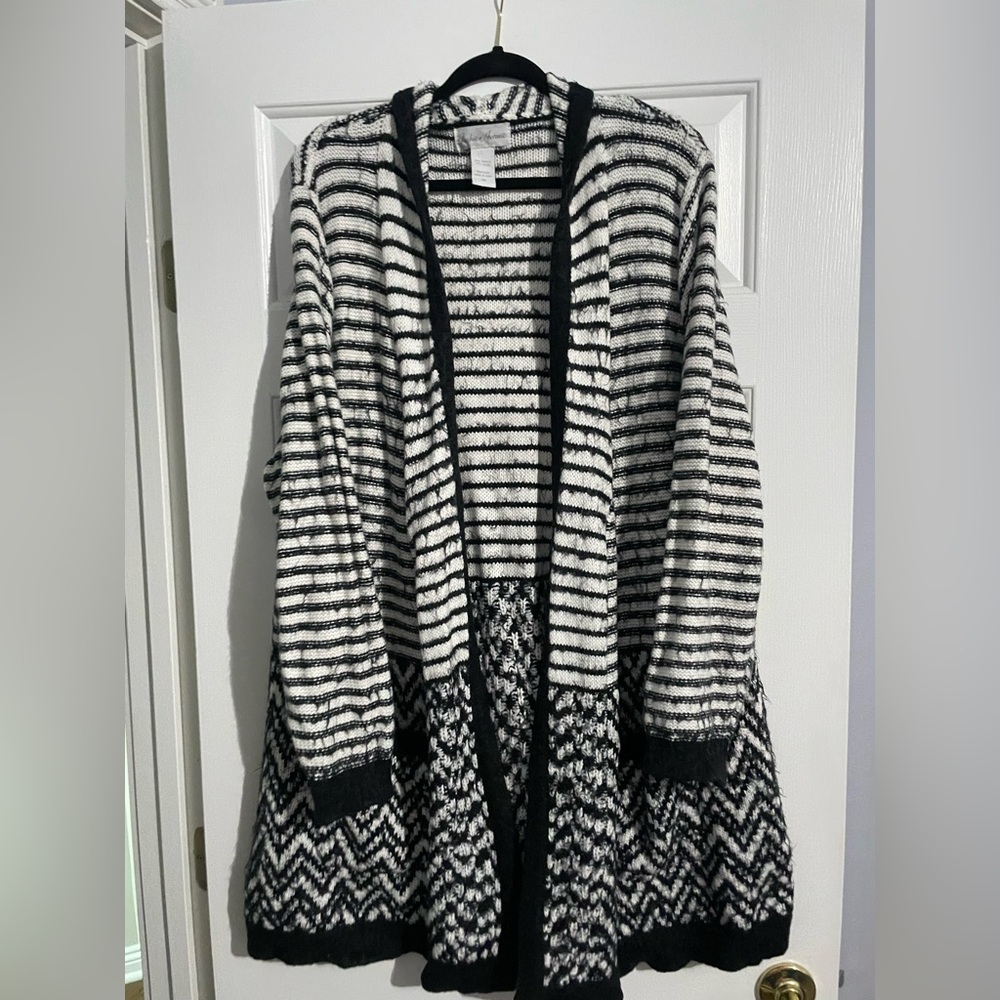 Striped Black and White Women's Sweater